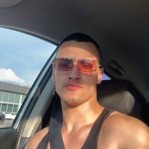 Meet your Posher, Felix